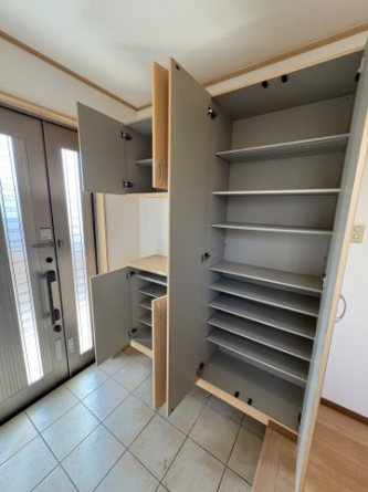 大型シュークローゼット