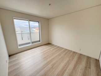 スタンダードな洋室です