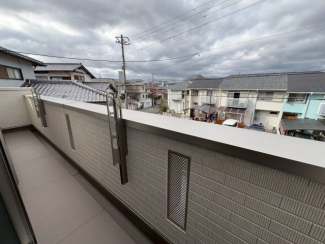 広々としたバルコニーです