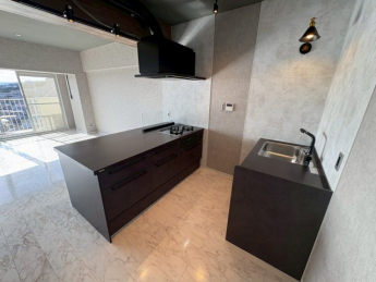 コンパクトなキッチンで掃除もラクラク