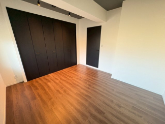 明るい洋室です