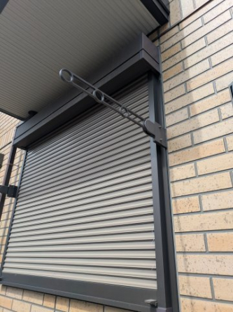 ベランダに物干し竿設置できます。