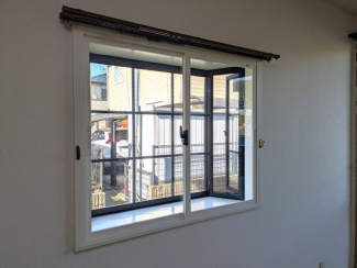 リビングには出窓