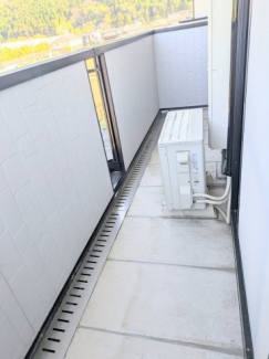 【バルコニー】