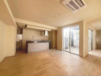 ダイニングキッチン　約１９．０帖