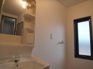 新居浜市東雲町２丁目のアパートの画像