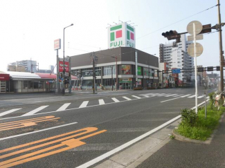 フジ本町店まで716m