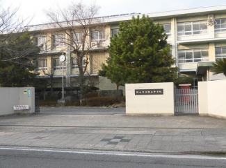 松山市立勝山中学校まで676m