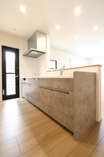 【施工例】キッチンは、クリナップのステディアを採用。見えない