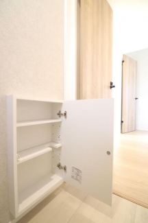 【施工例】トイレは１階・２階どちらも収納付きで、掃除用品やト