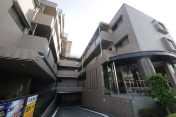 落ち着いた雰囲気の外観です