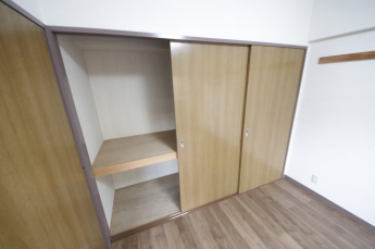 たっぷりとした収納スペースです