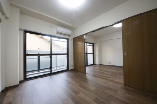 ゆったり過ごせるリビングです