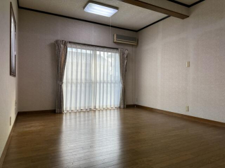 ２階洋室　①