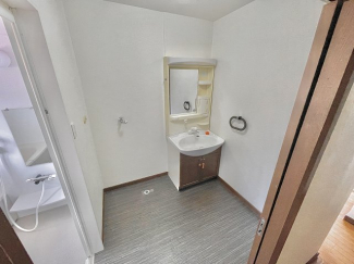 清潔感のある独立洗面台