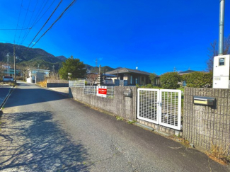 【前面道路含む現地写真】