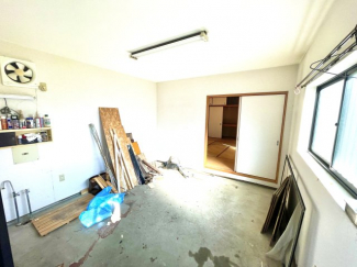 別棟の土間部分、和室と併せ、様々な活用が出来そうです。