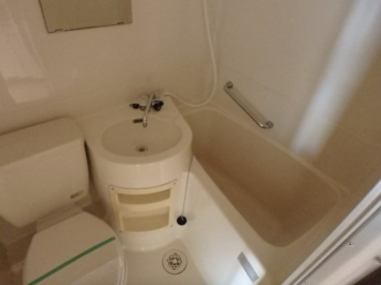 日々の疲れを癒すお風呂付です