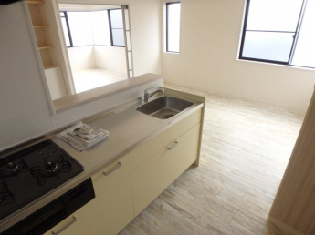 明るいリビングです