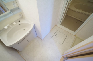 参考、同建物・反転間取りの号室