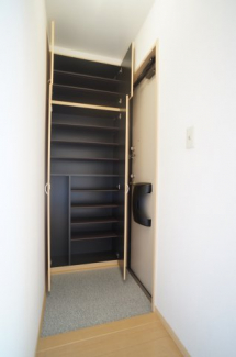 参考、同建物・反転間取りの号室