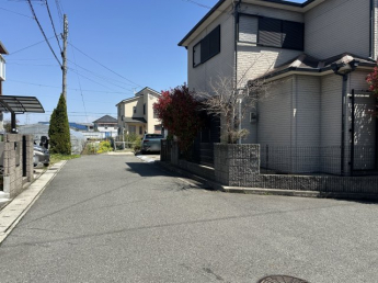 【前面道路含む現地写真】