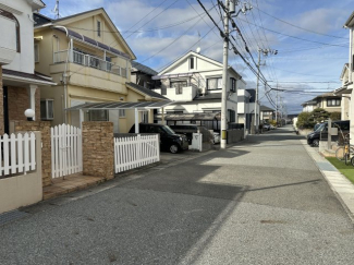 【前面道路含む現地写真】