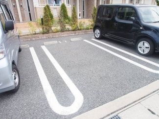 駐車場があるので、車を買う予定の方も安心です