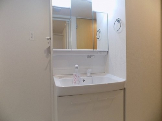 コンパクトで使いやすい洗面所