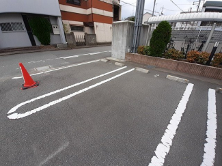 駐車場があるので、車を買う予定の方も安心です