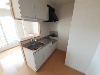 コンパクトなキッチンで掃除もラクラク