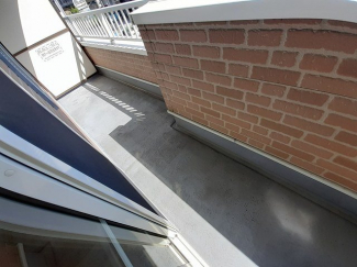 落ち着いた時間を過ごせるバルコニーです