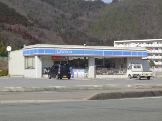 ローソン氷上町石生店まで608ｍ