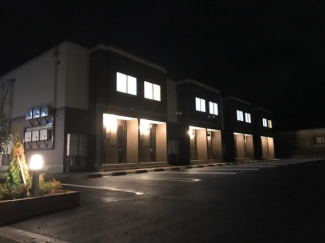 外観写真（夜）