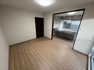 明るい洋室です