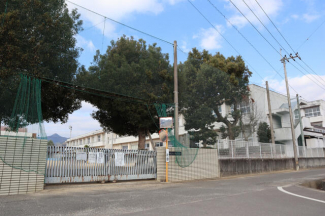 西条市立河北中学校まで2583m