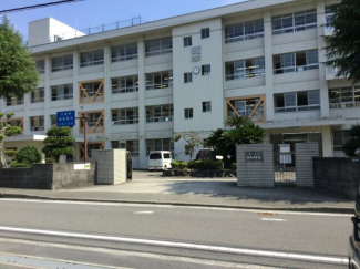 松山市立拓南中学校まで404m