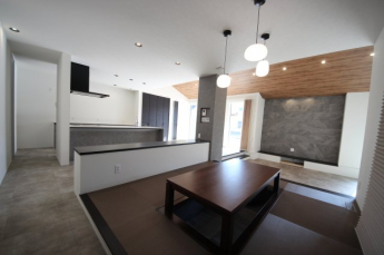 掘りごたつで家族団らんができます