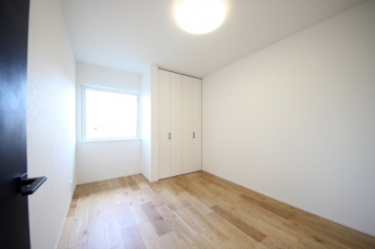 洋室B(三室の中央)