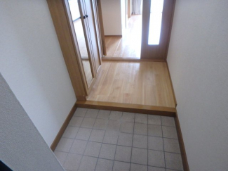 シンプルで使いやすい玄関です