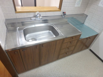 コンパクトなキッチンで掃除もラクラク