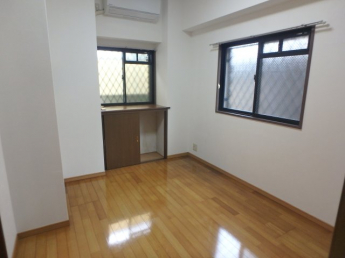 開放的な寝室です