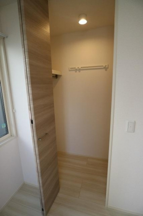 参考、同建物・別の号室