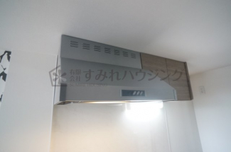 参考、同建物・同間取りの号室（壁紙や床の色味は異なります）