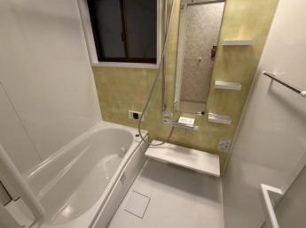 丁寧に使用されたバスルームは、清潔感がありそのままでも快適に利用可能。