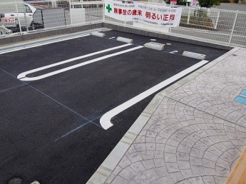 【駐車場】