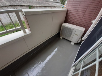 【バルコニー】