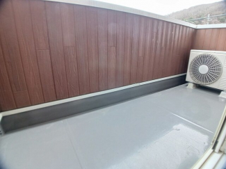 【バルコニー】