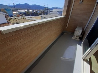 【バルコニー】