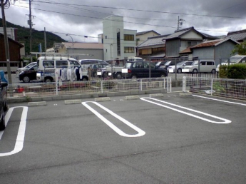 【駐車場】